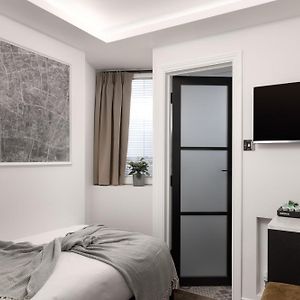 Signature Solo Room